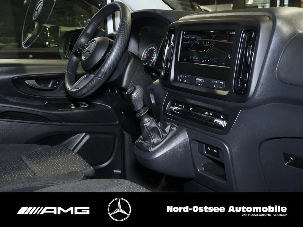 Mercedes-Benz-Vito-image-6