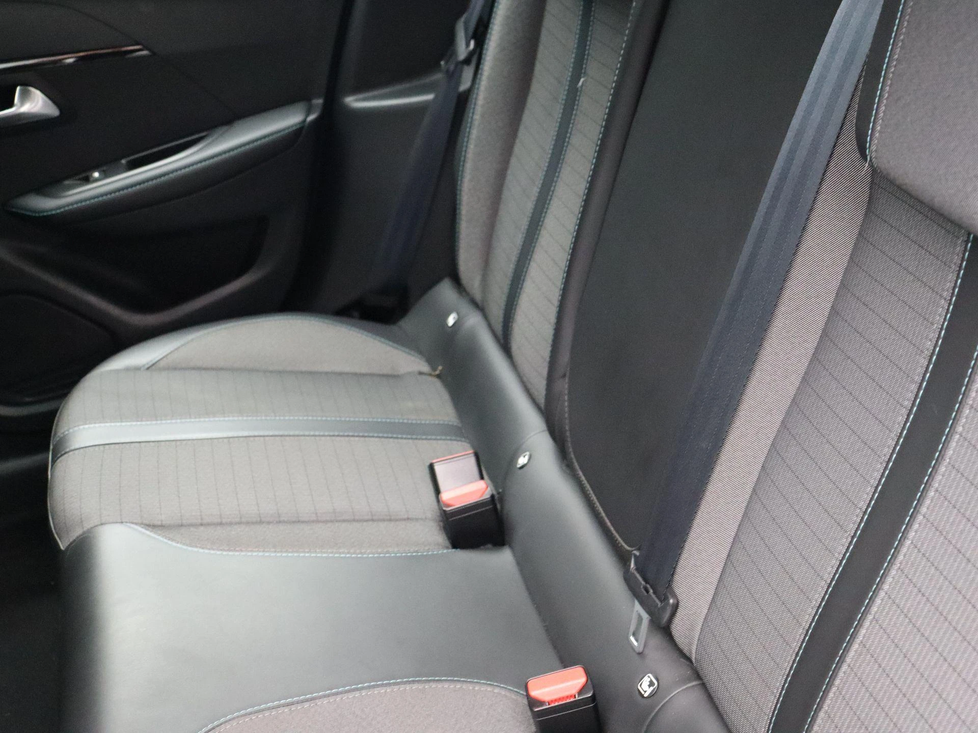 Peugeot-208-image-20