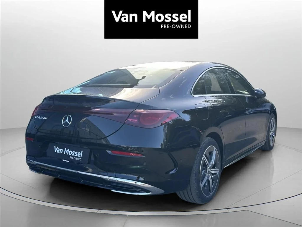 Mercedes-Benz-CLA-image-4