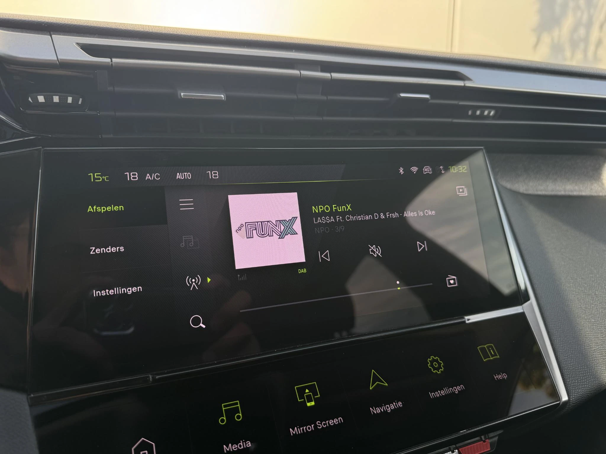Peugeot-308-image-18