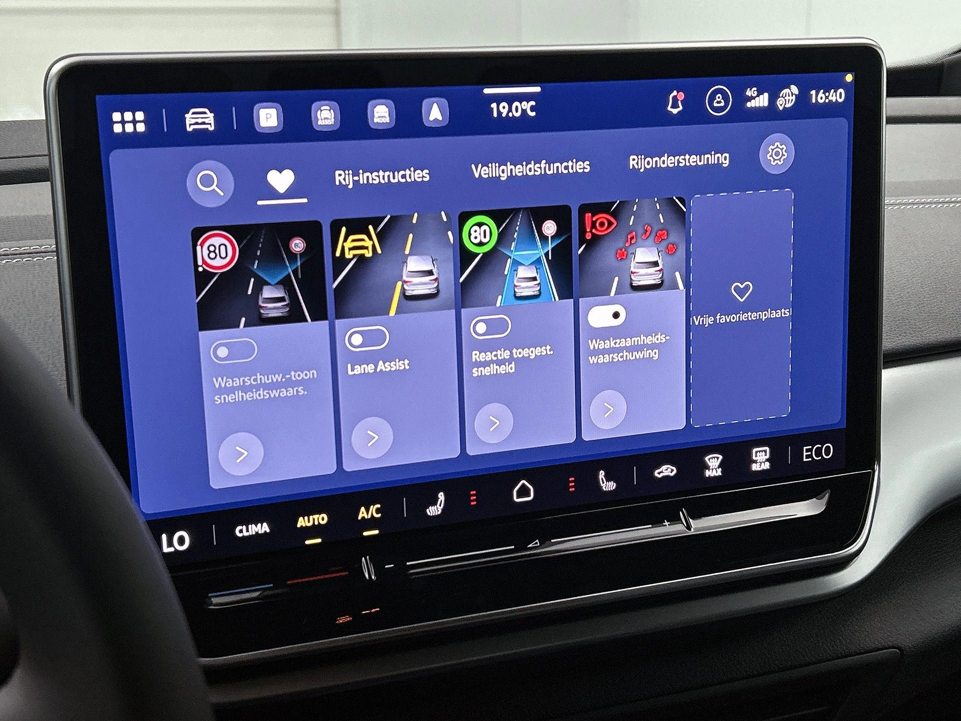 Volkswagen-ID.4-image-11