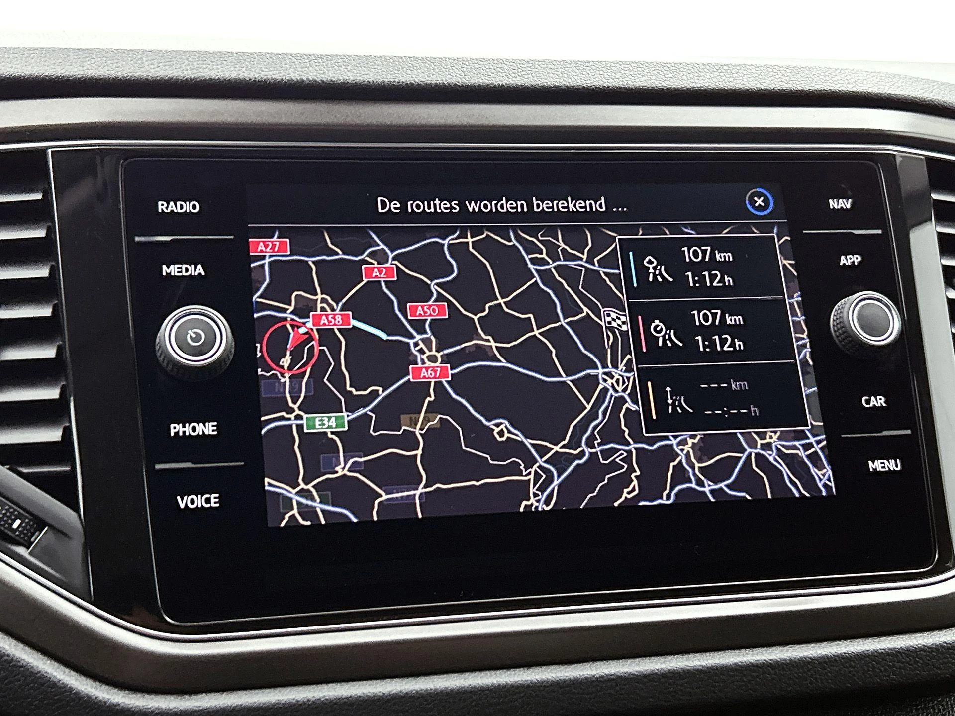 Volkswagen-T-Roc-image-13