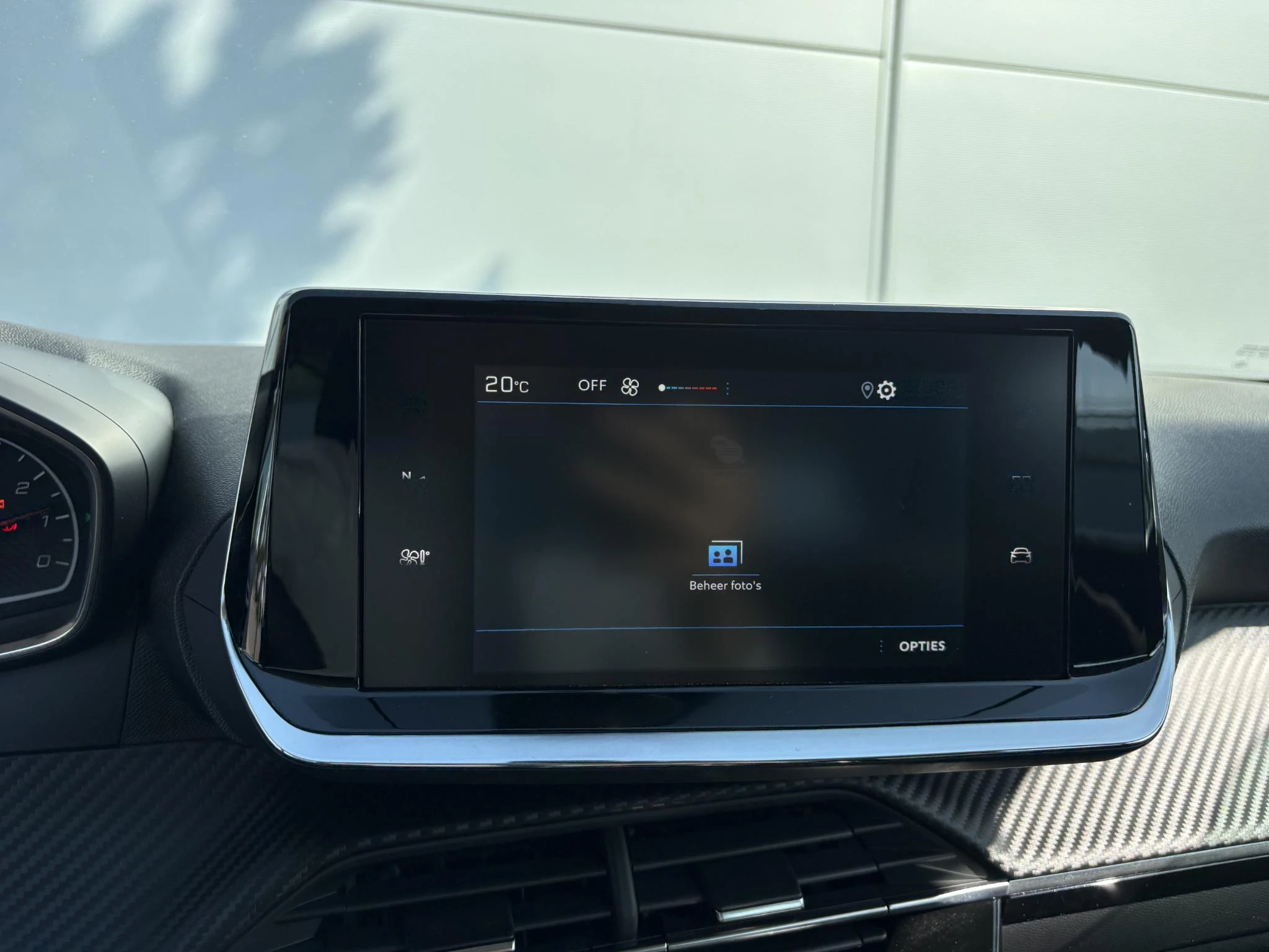 Peugeot-2008-image-18