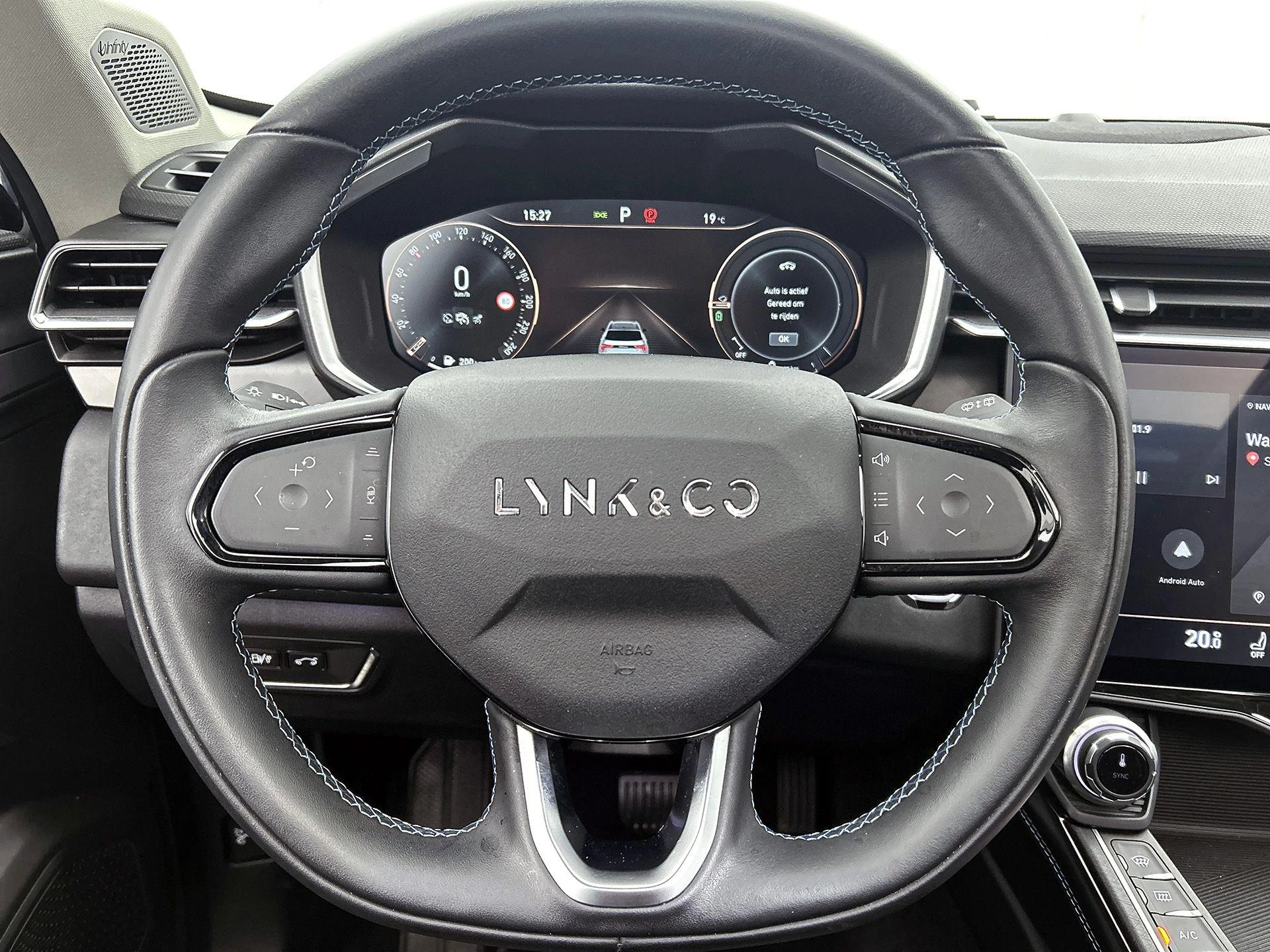 Lynk & Co-01-image-38