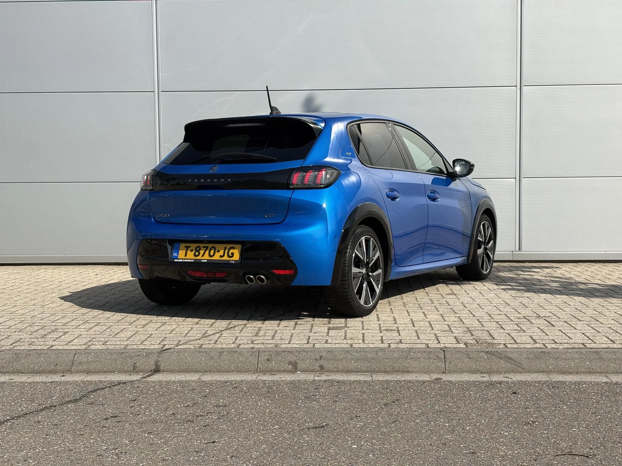 Peugeot 208