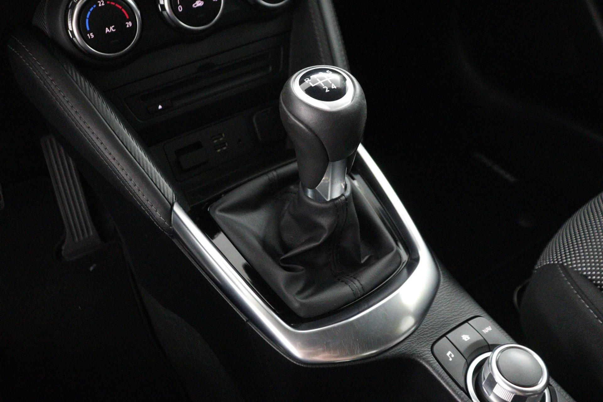 Mazda-2-image-20