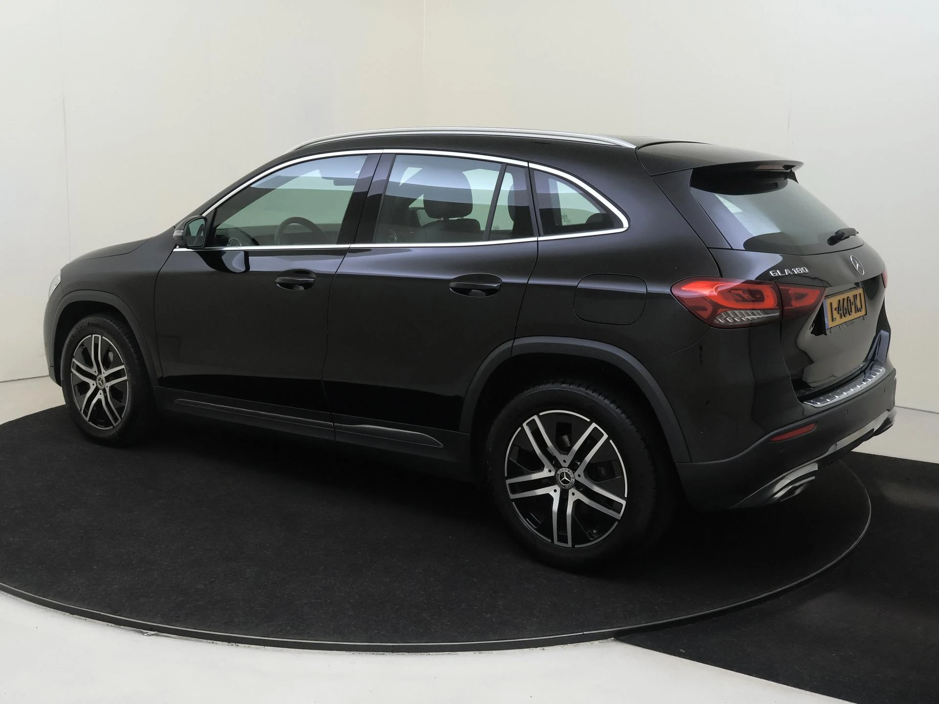 Mercedes-Benz GLA 180 Business Solution Luxury