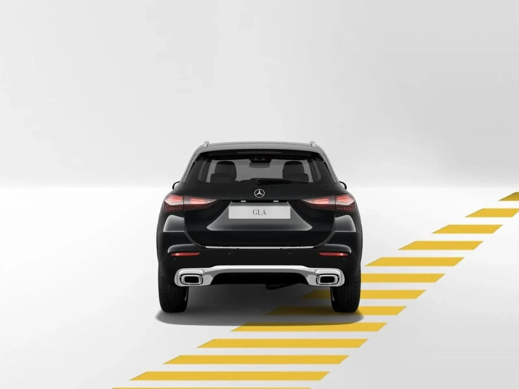 Mercedes-Benz-GLA 220 d-image-5