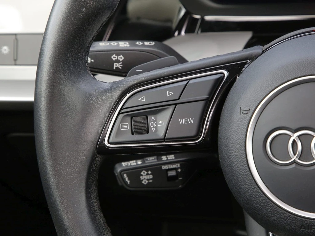 Audi A3 Sportback 30 TDI basis NAVI+VC RFK+PDC KLIMAA