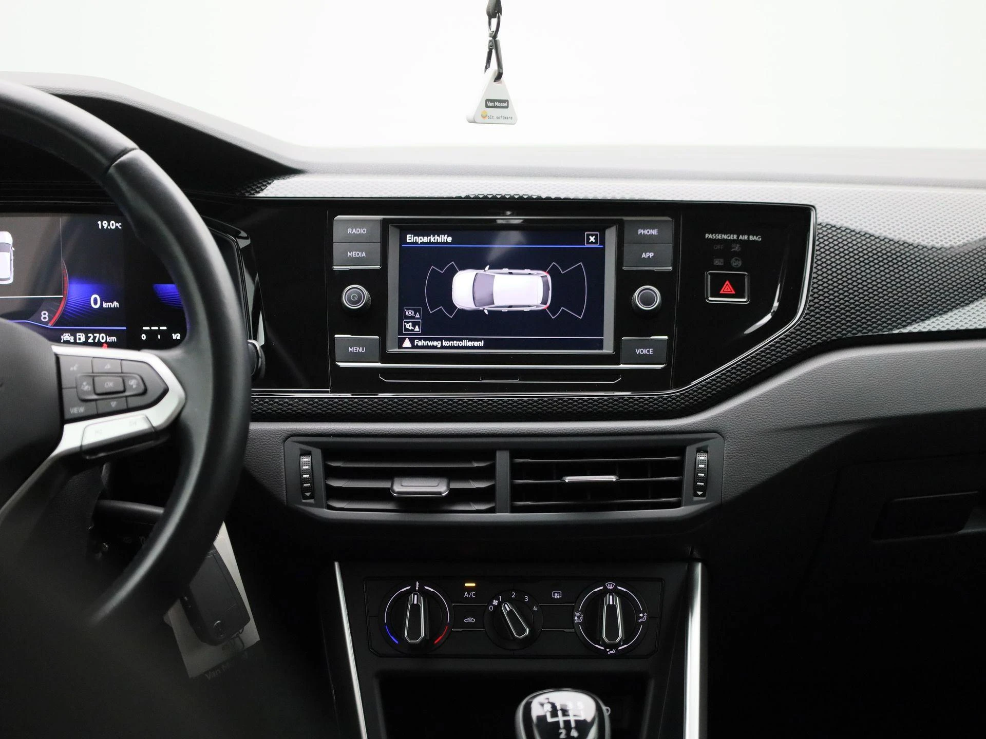 Volkswagen-Polo-image-8