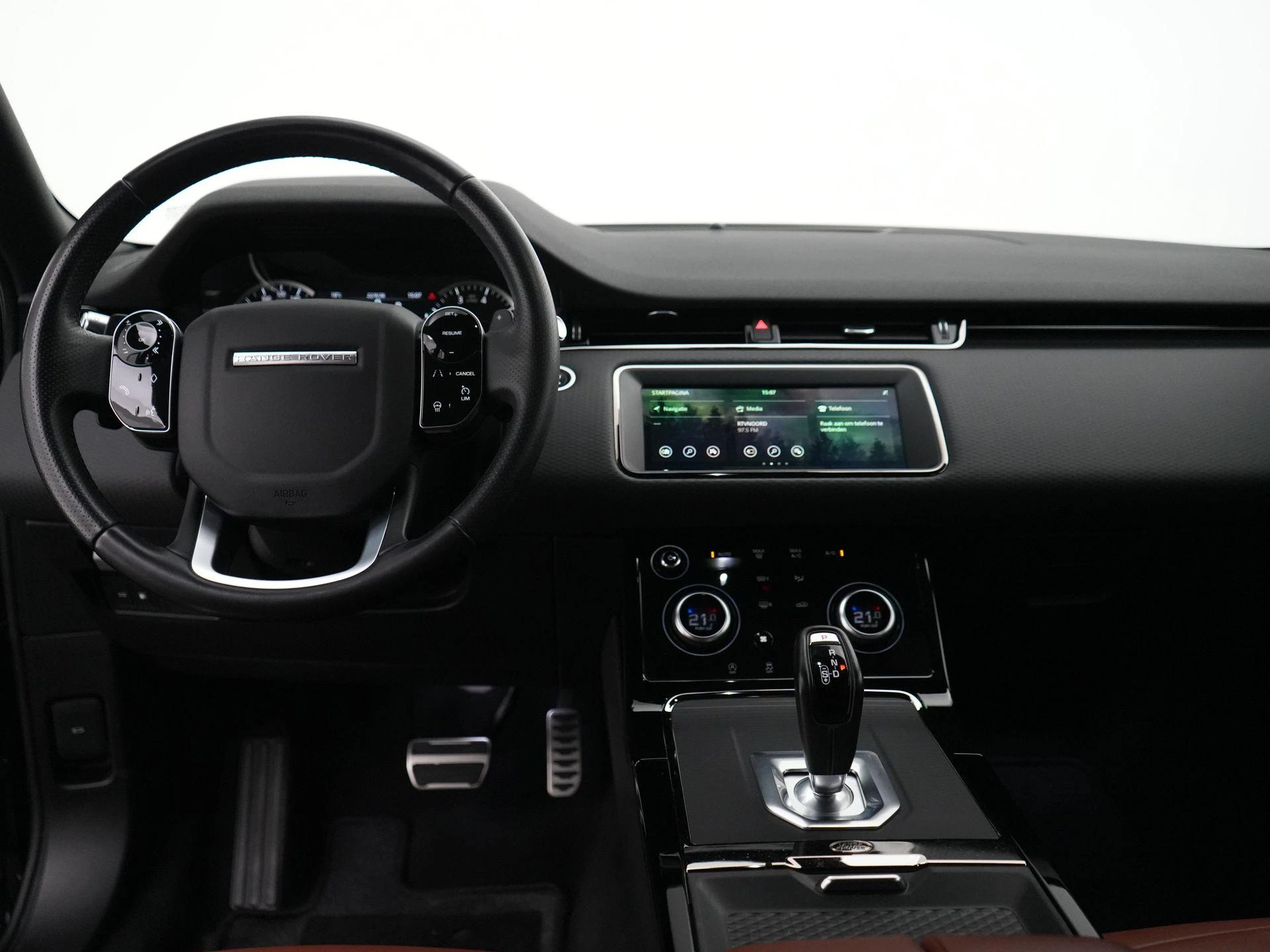 Land Rover-Range Rover Evoque-image-35