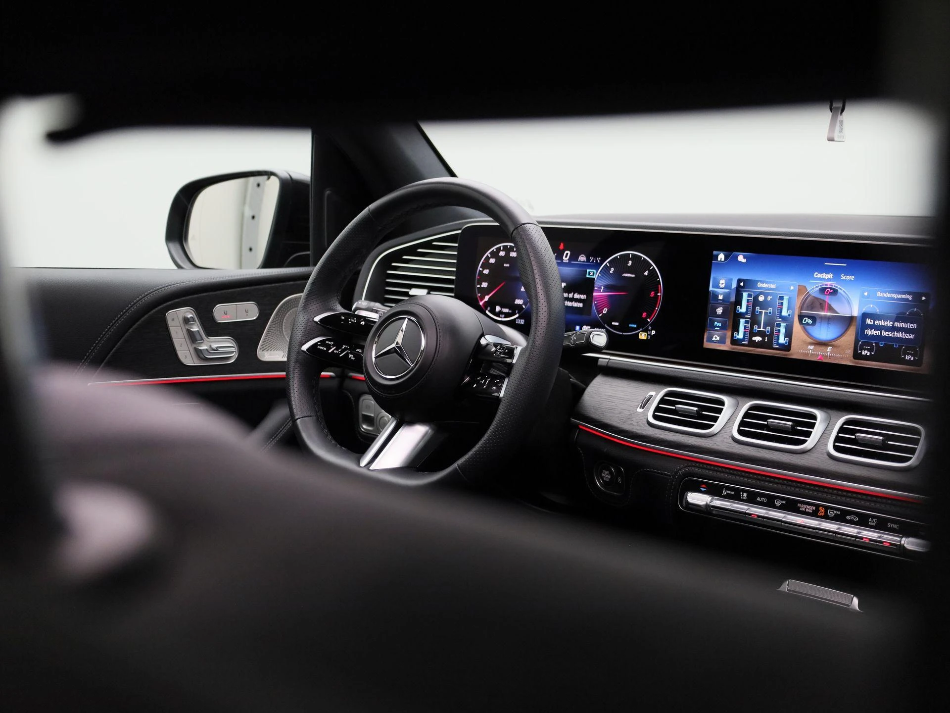Mercedes-Benz-GLE-image-53