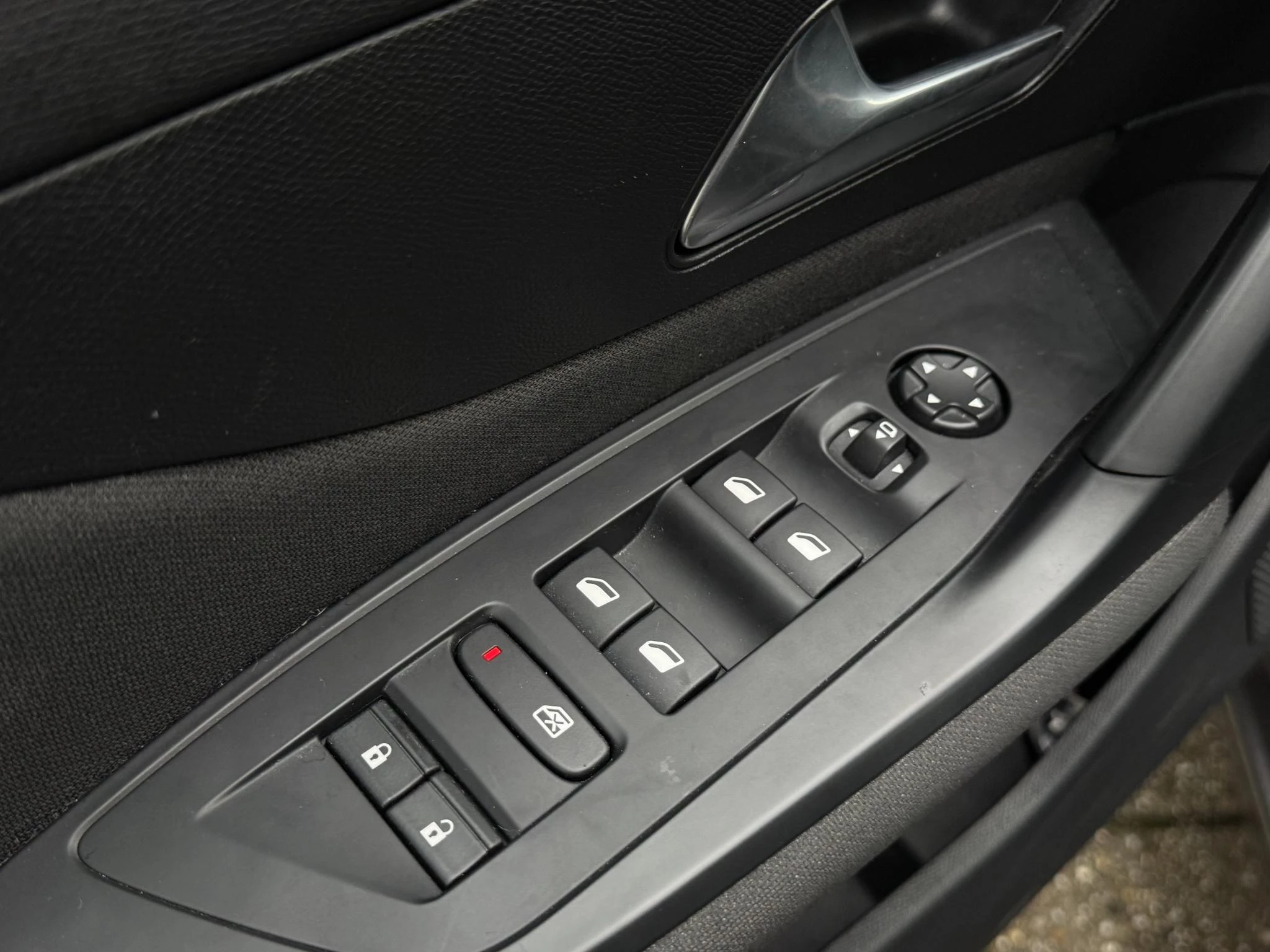 Peugeot-308-image-10