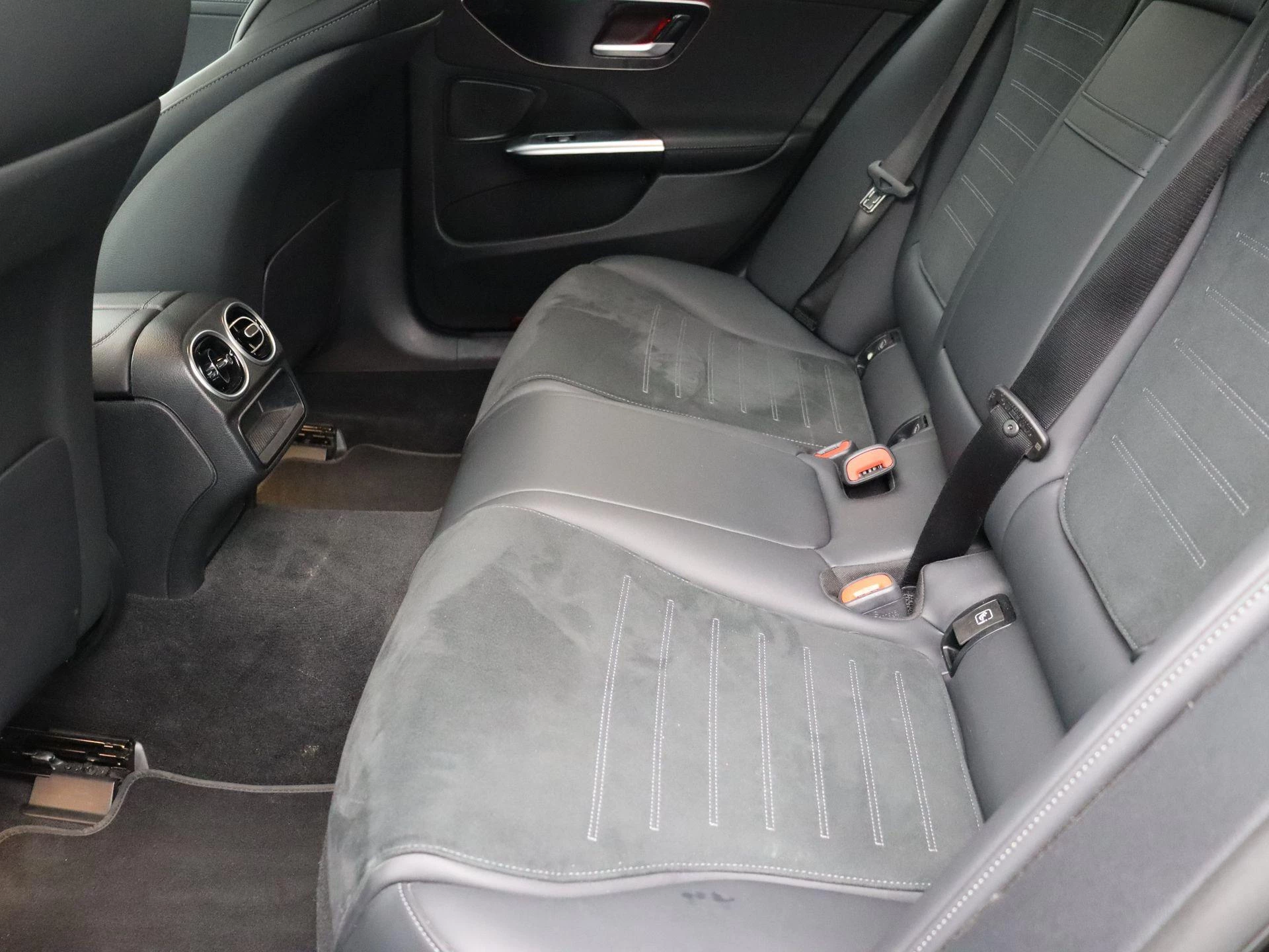 Mercedes-Benz Classe C 300 e AMG Line Berline + CARPLAY + LED + CAMERA + NIGHTPAKKET +