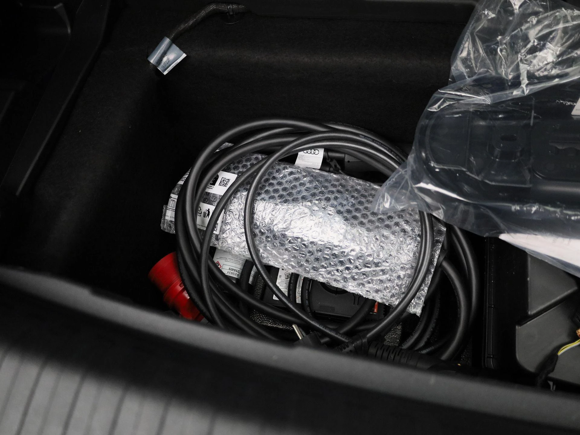 Audi-Q6 e-tron-image-14