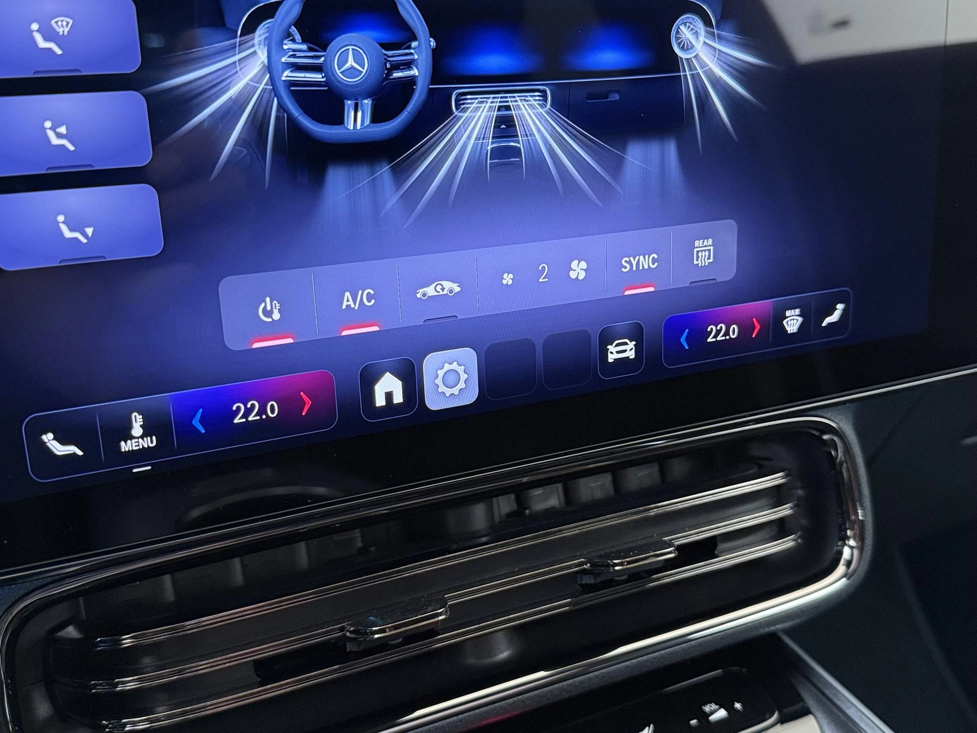 Mercedes-Benz-CLA-image-19