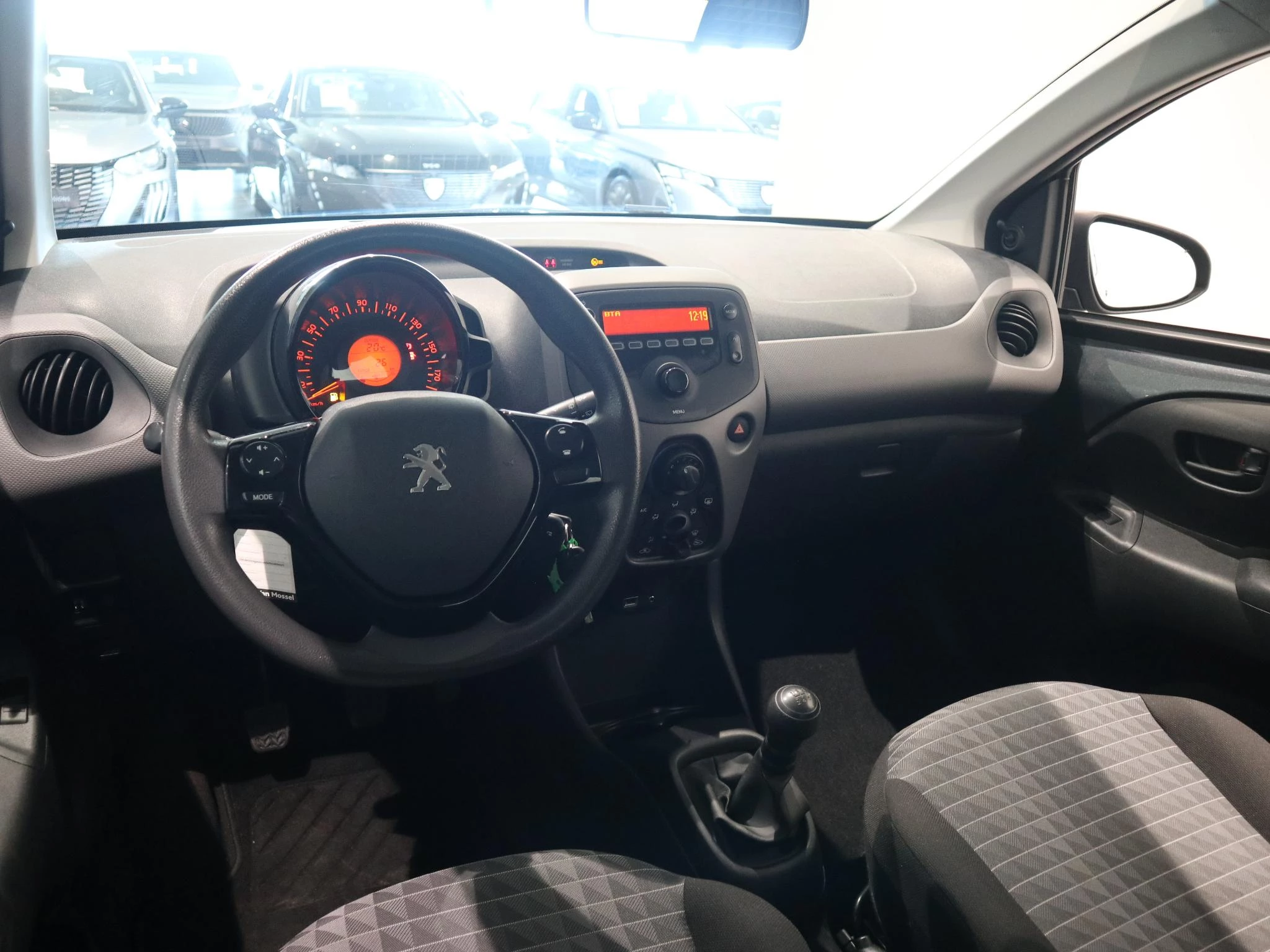 Peugeot-108-image-8
