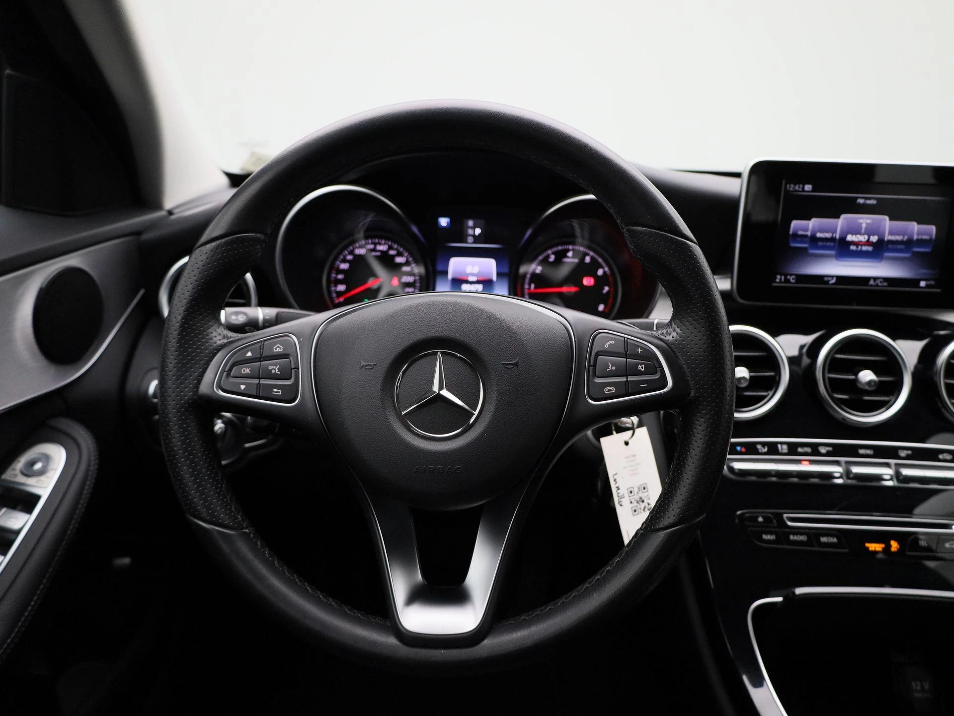 Mercedes-Benz-C-Klasse-image-6