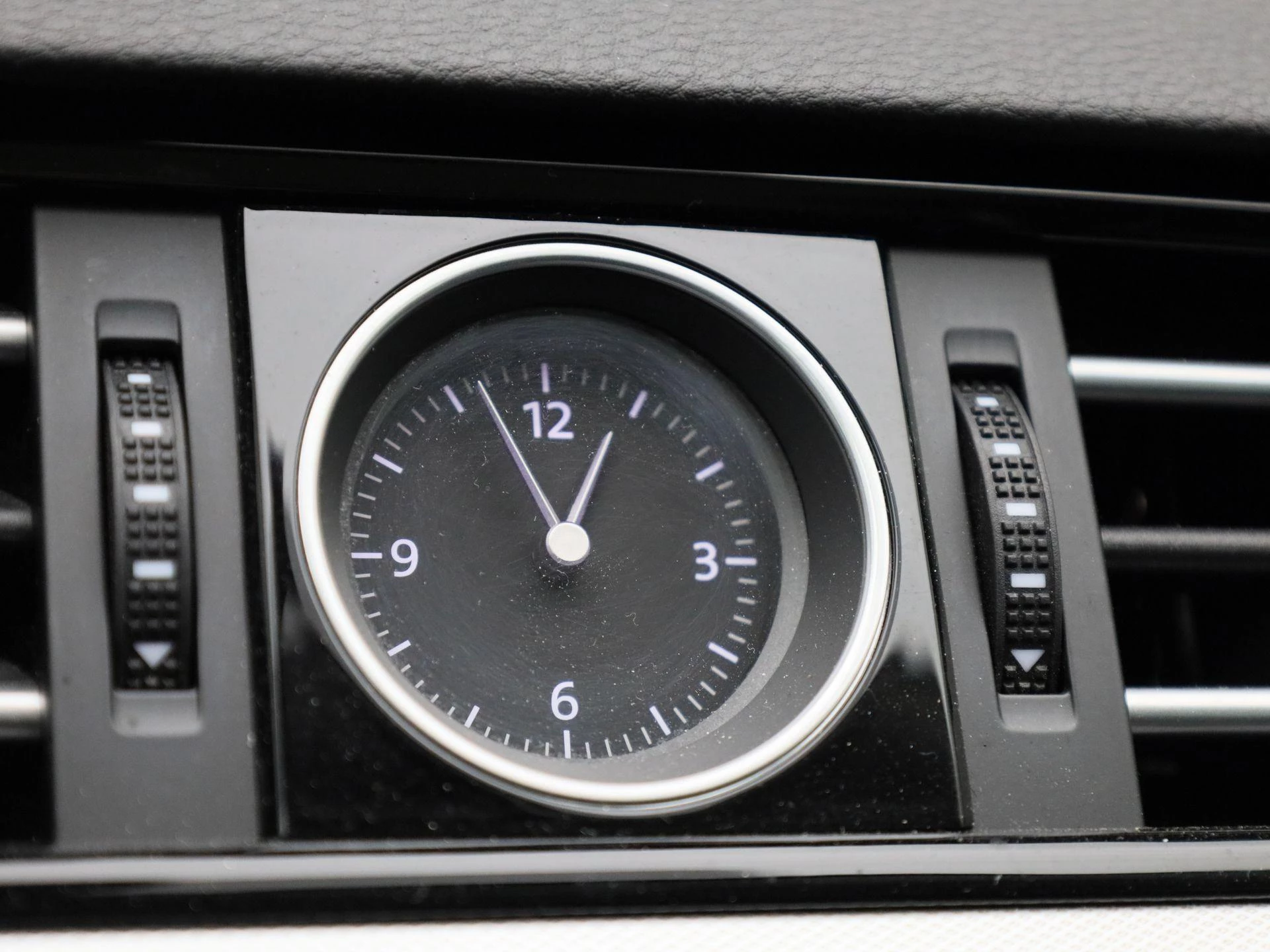 Volkswagen-Passat-image-21