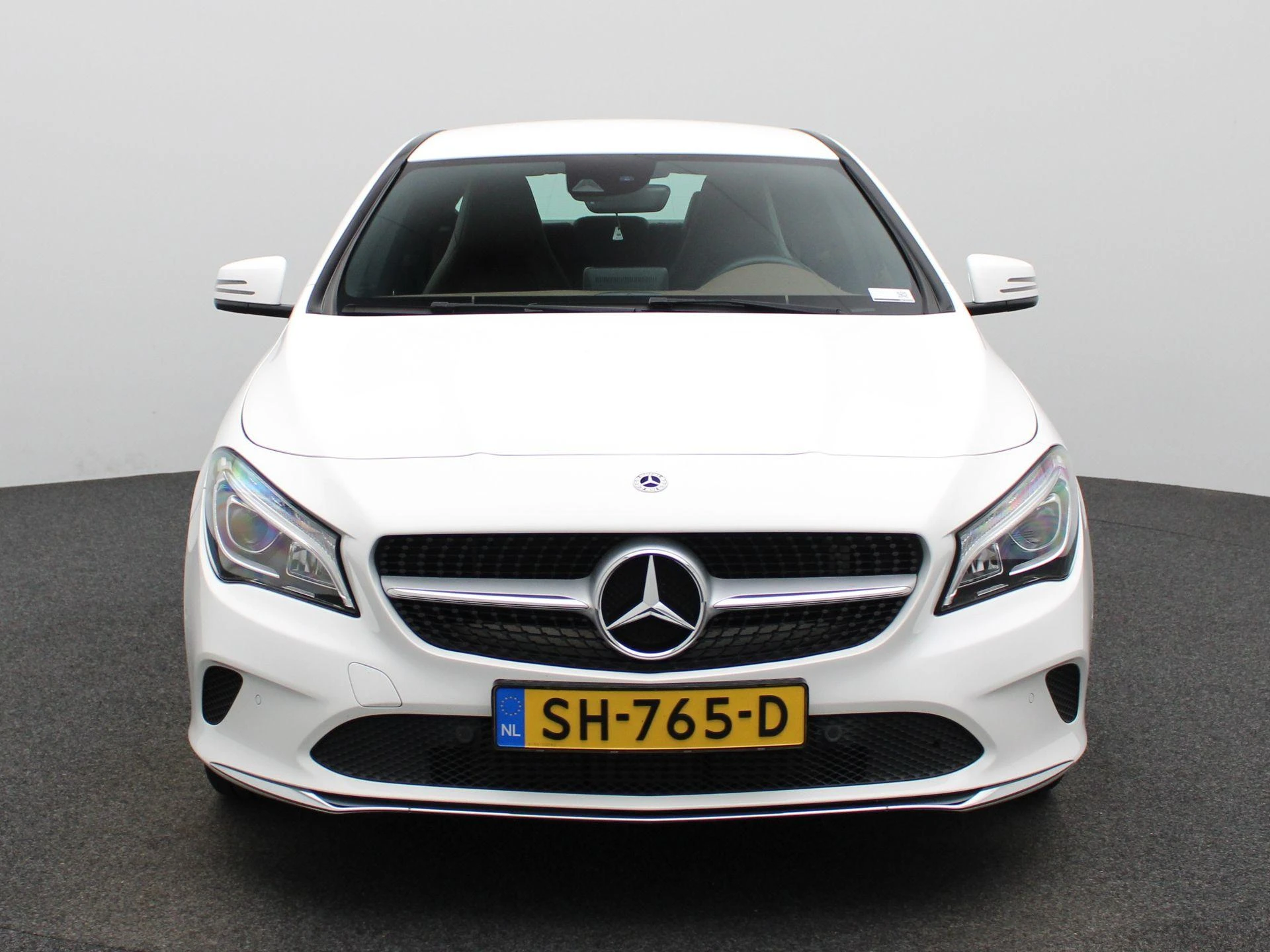 Mercedes-Benz-CLA-image-2