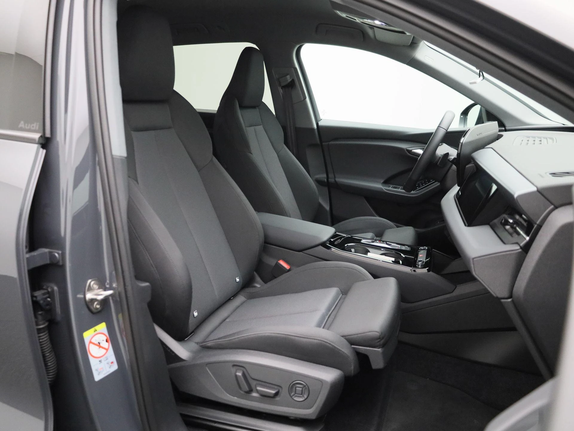 Audi-Q6 e-tron-image-37