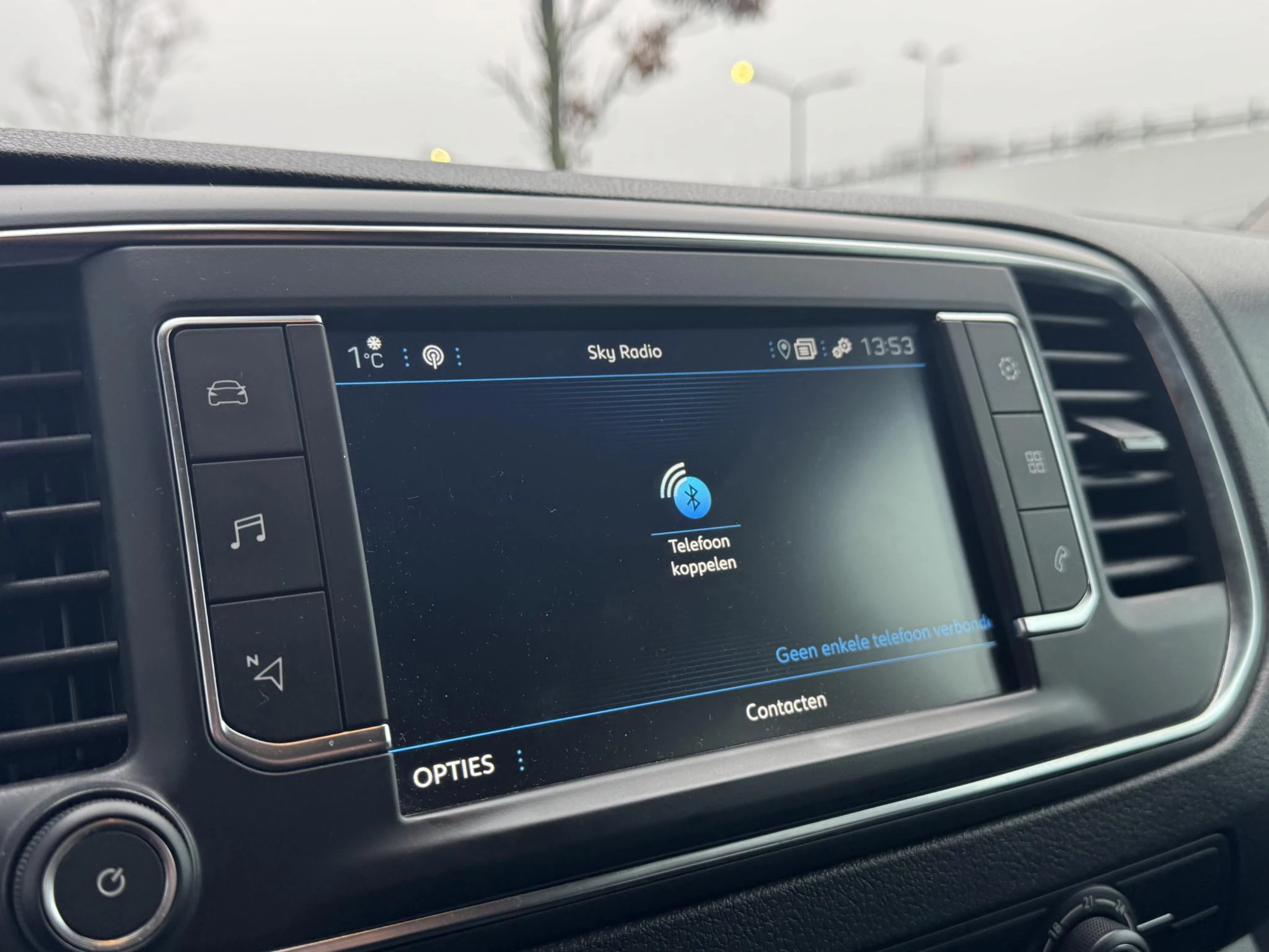 Peugeot-Expert-image-25