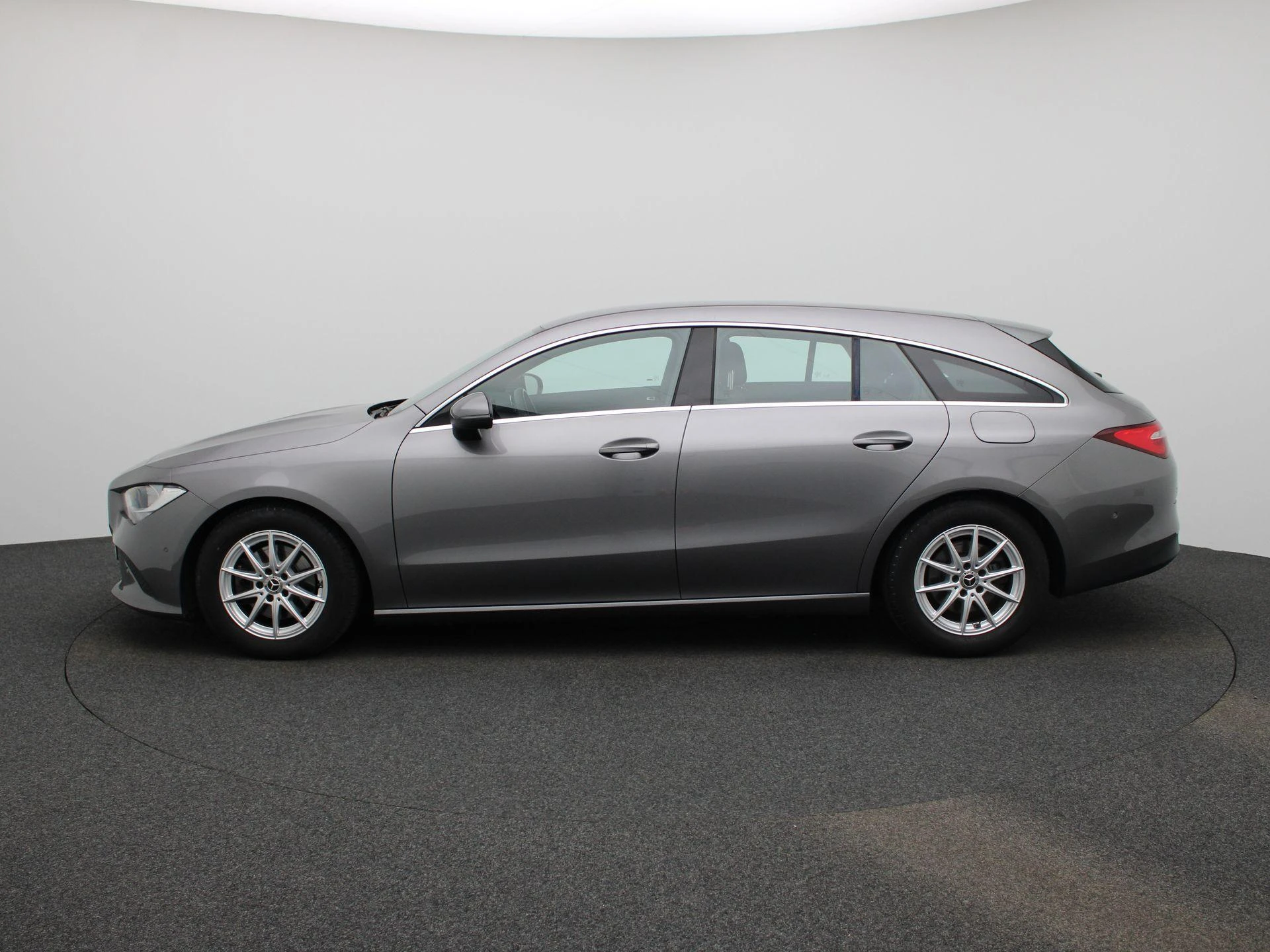 Mercedes-Benz-CLA-image-3