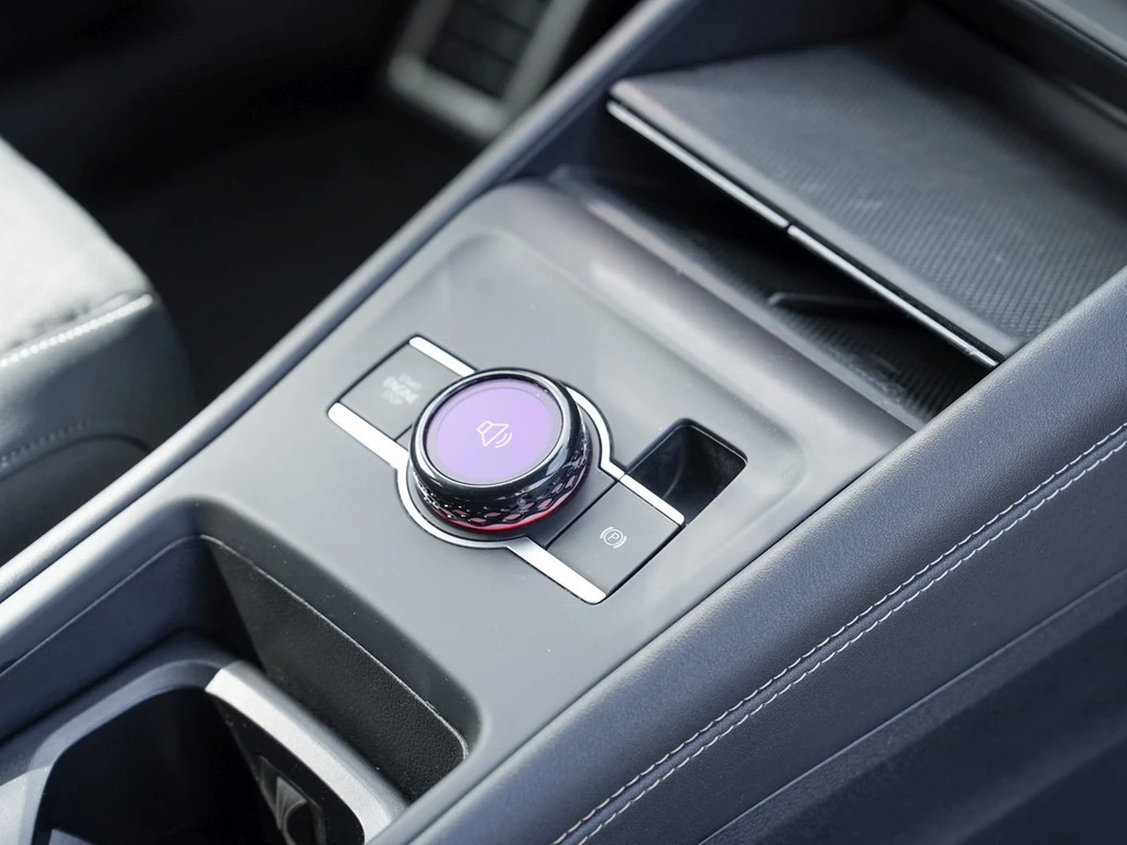 Volkswagen-Tiguan-image-8