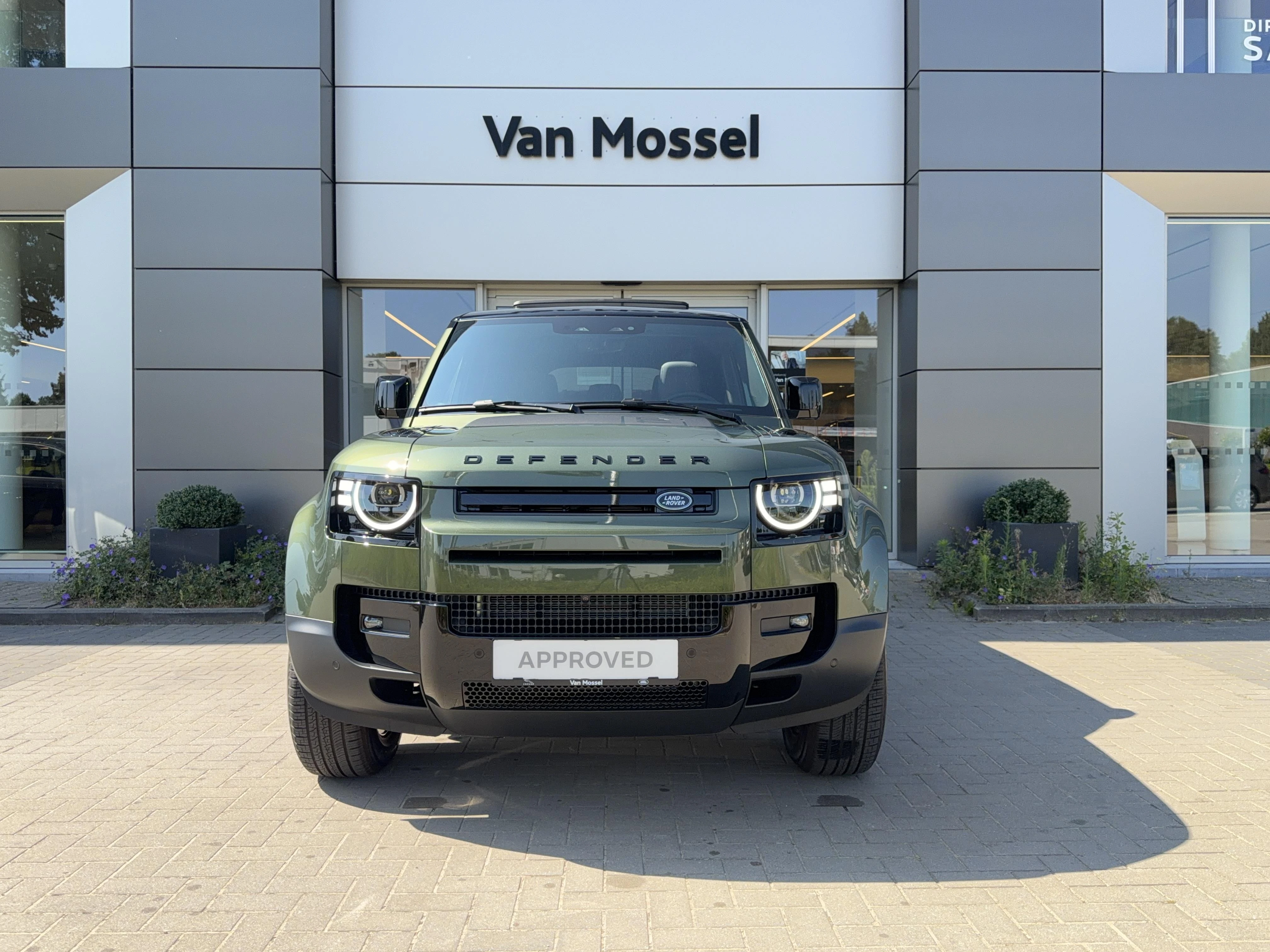 Land Rover Defender 110 D200 S AWD Auto. 26MY
