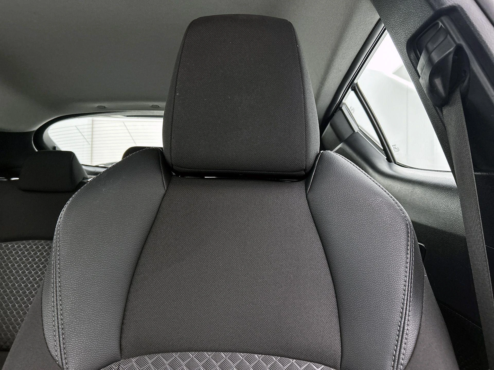 Toyota-C-HR-image-12