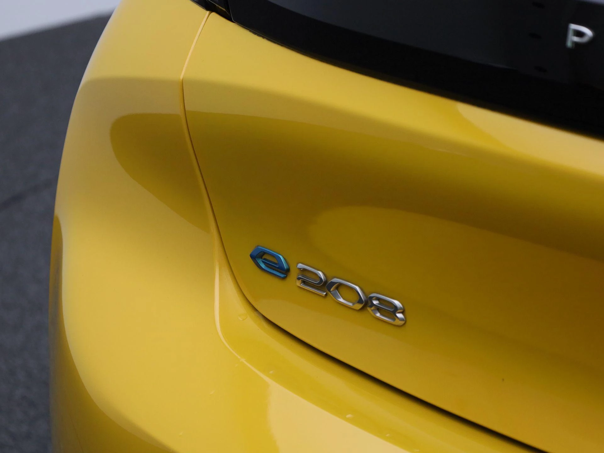 Peugeot-e-208-image-38