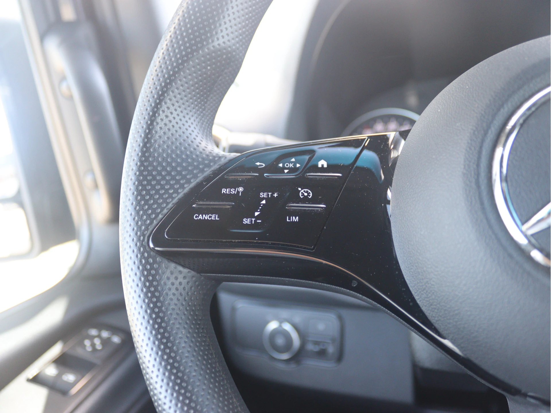 Mercedes-Benz-Sprinter-image-6