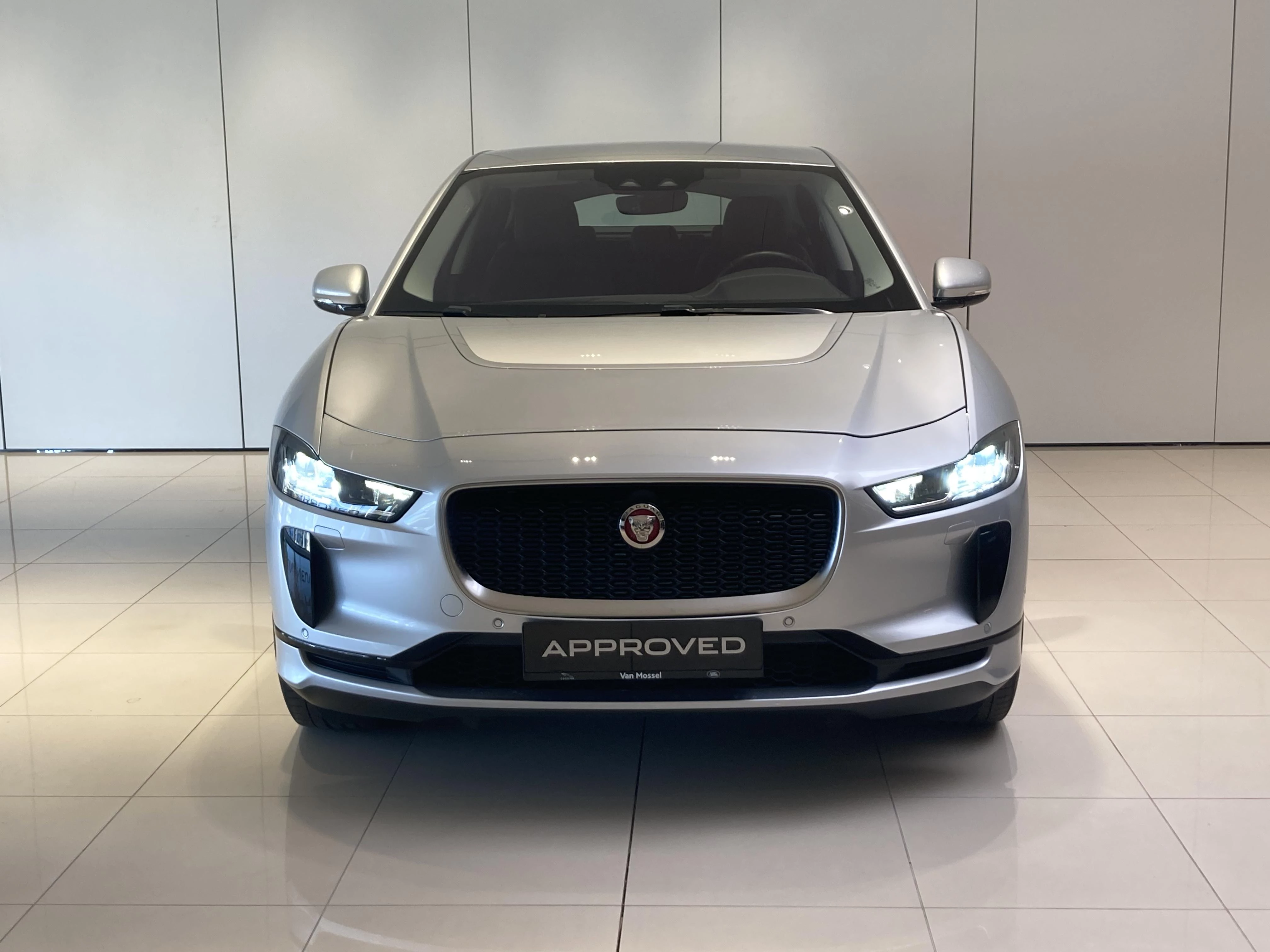 Jaguar-I-PACE-image-7