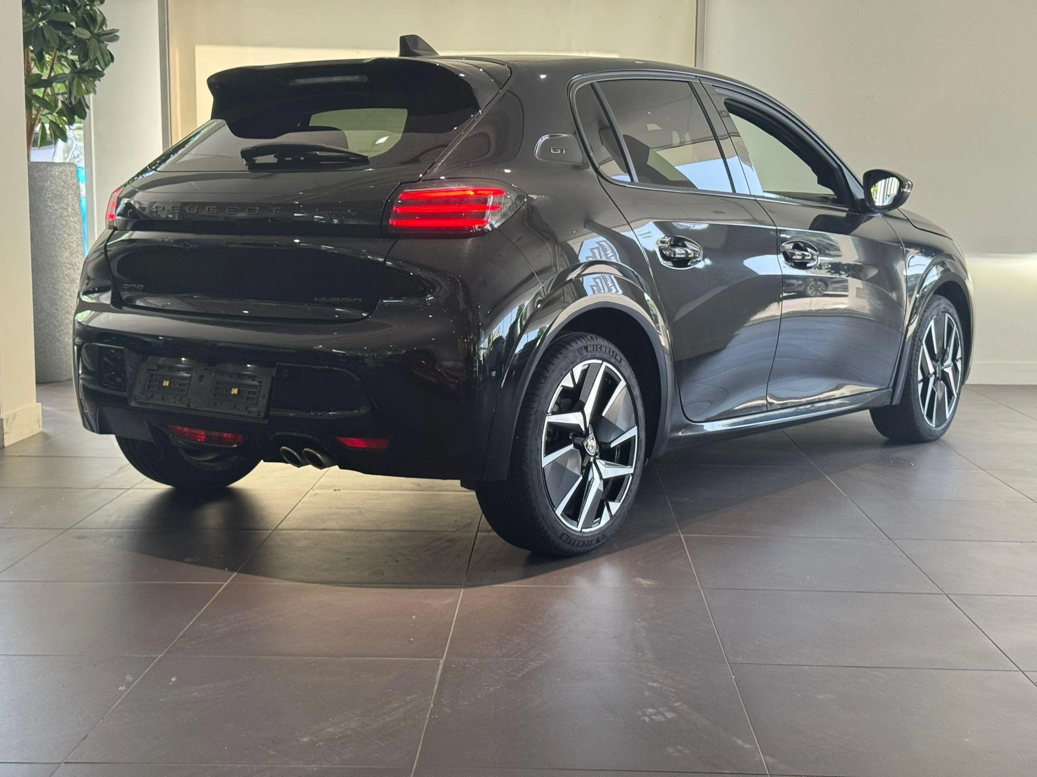 Peugeot-208-image-12