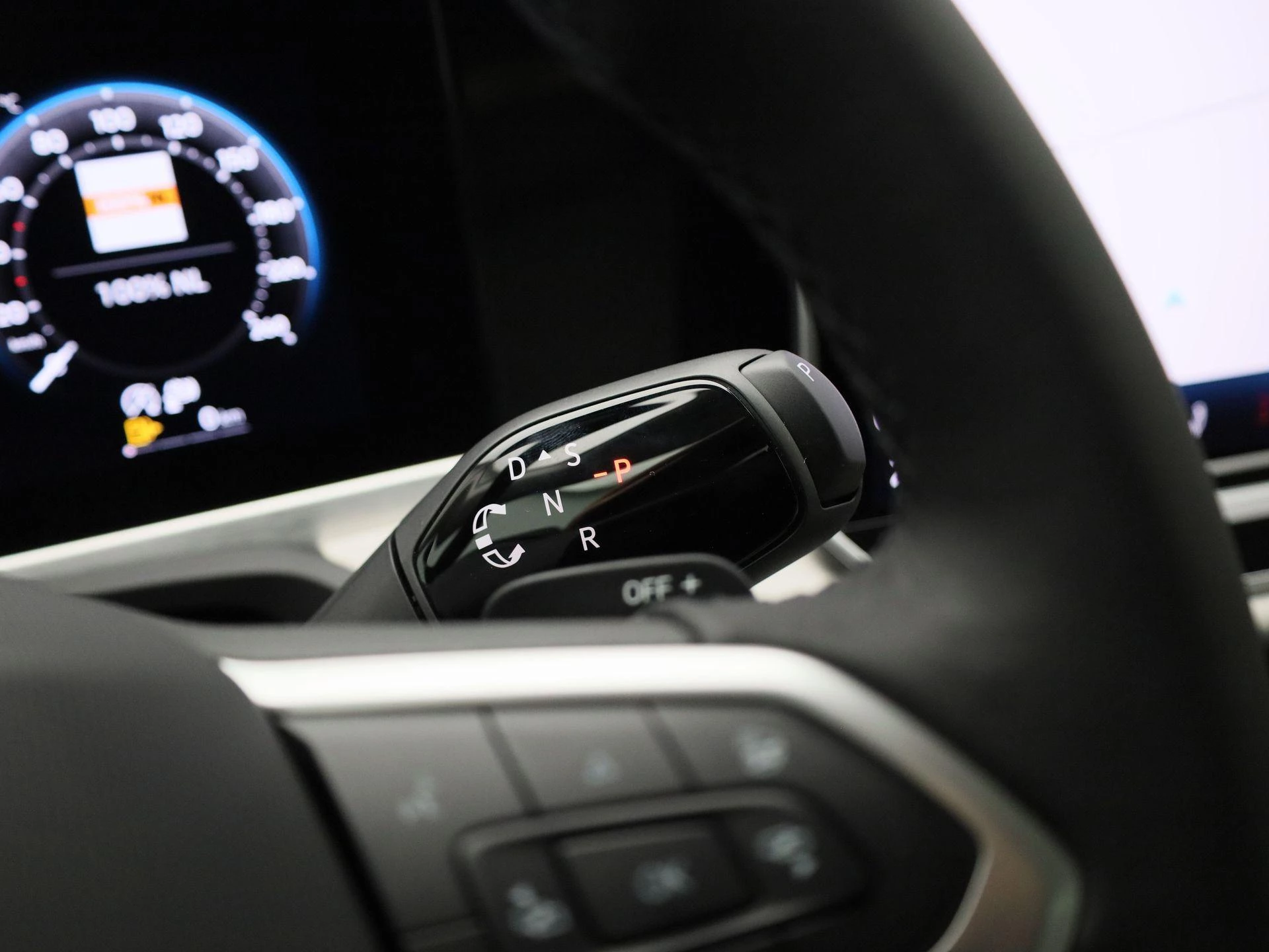 Volkswagen-Passat-image-23