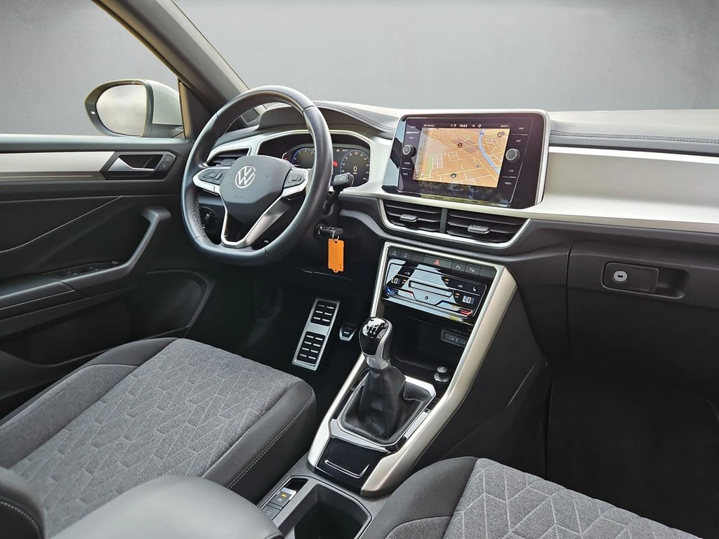 Volkswagen-T-Roc-image-6