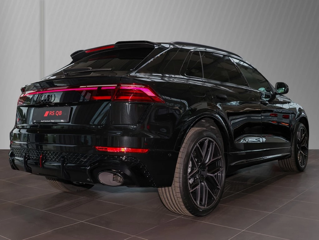 Audi-RSQ8-image-2