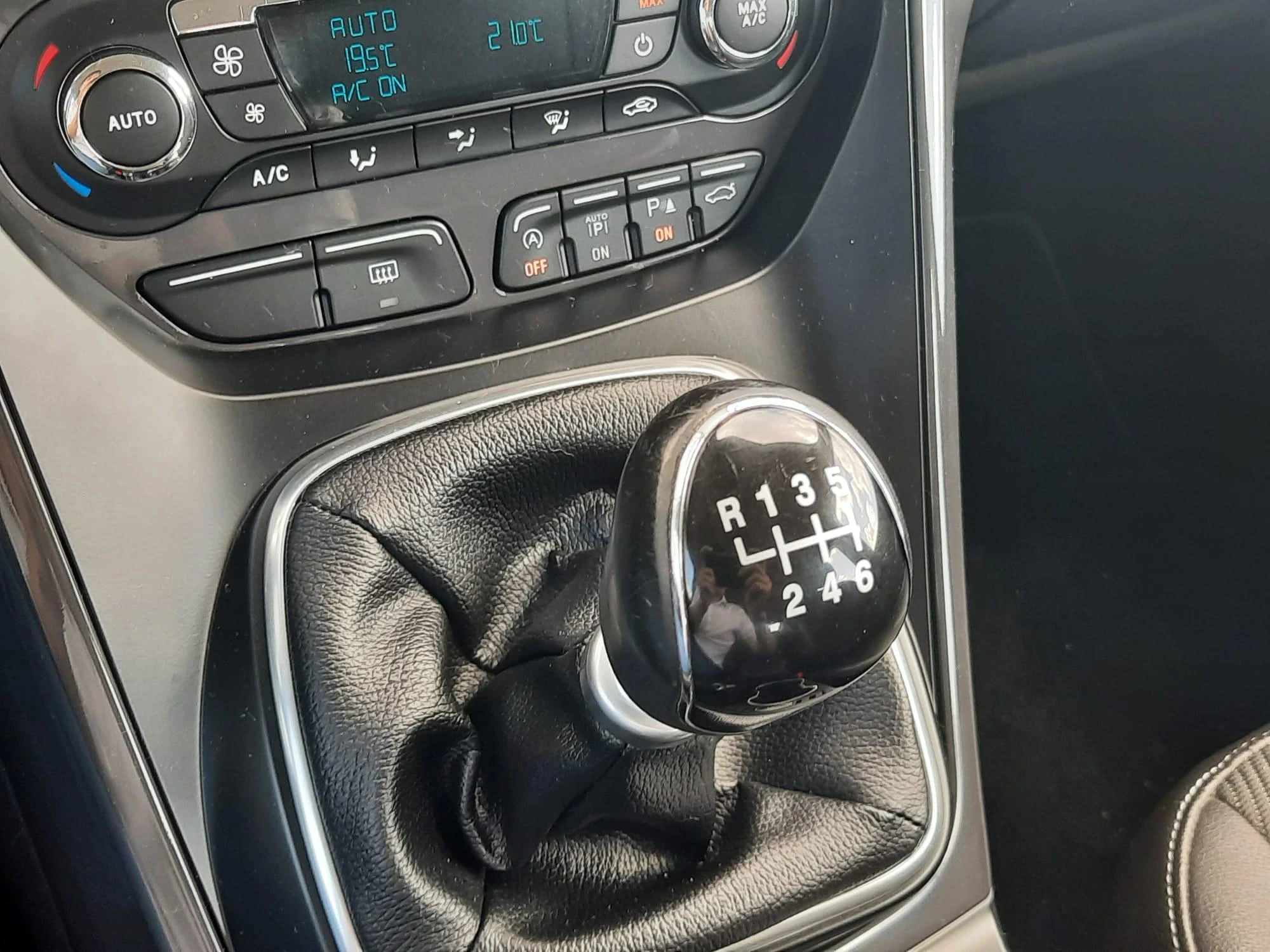Ford-Kuga-image-14