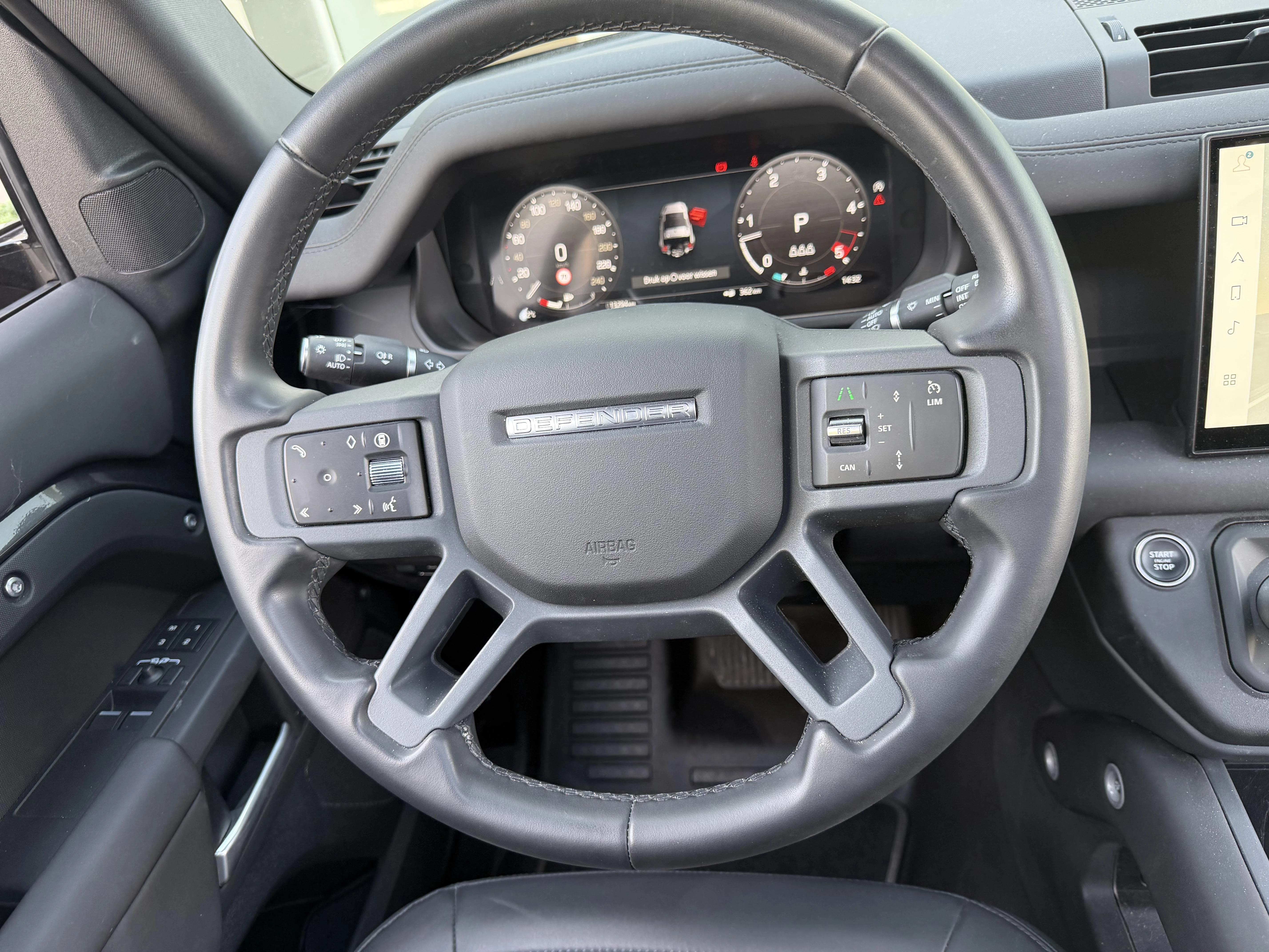 Land Rover-Defender-image-16