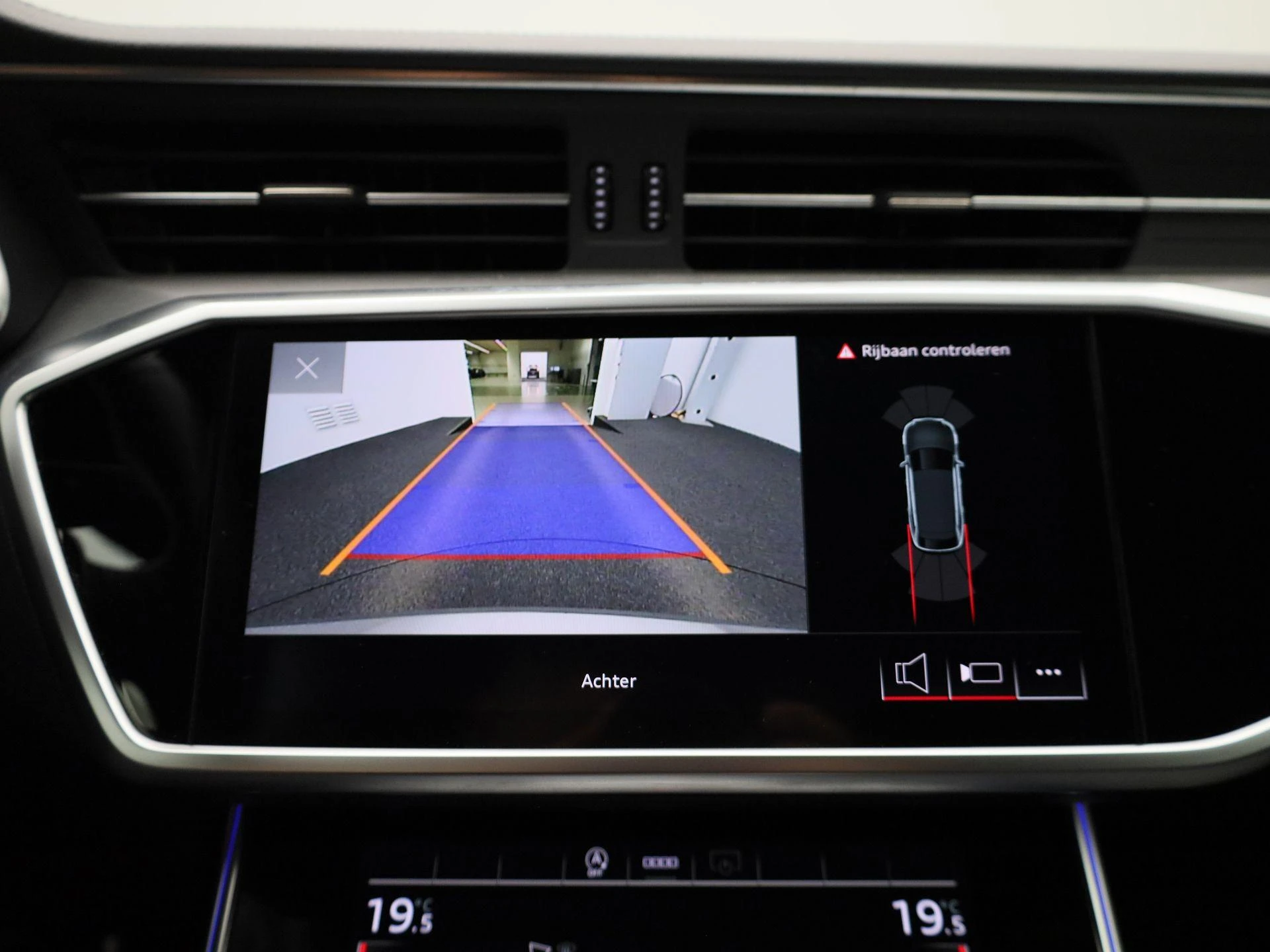 Audi-A6-image-32