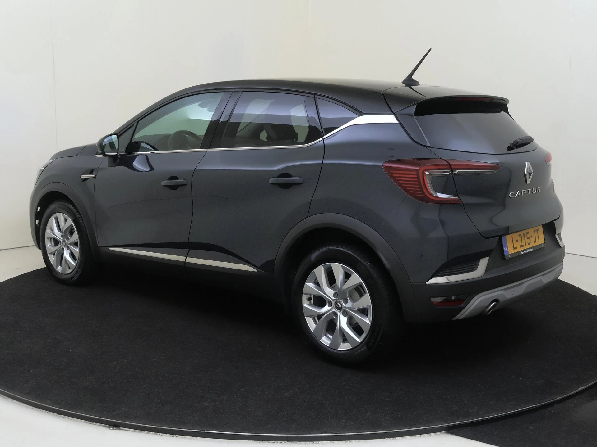 Renault-Captur-image-2