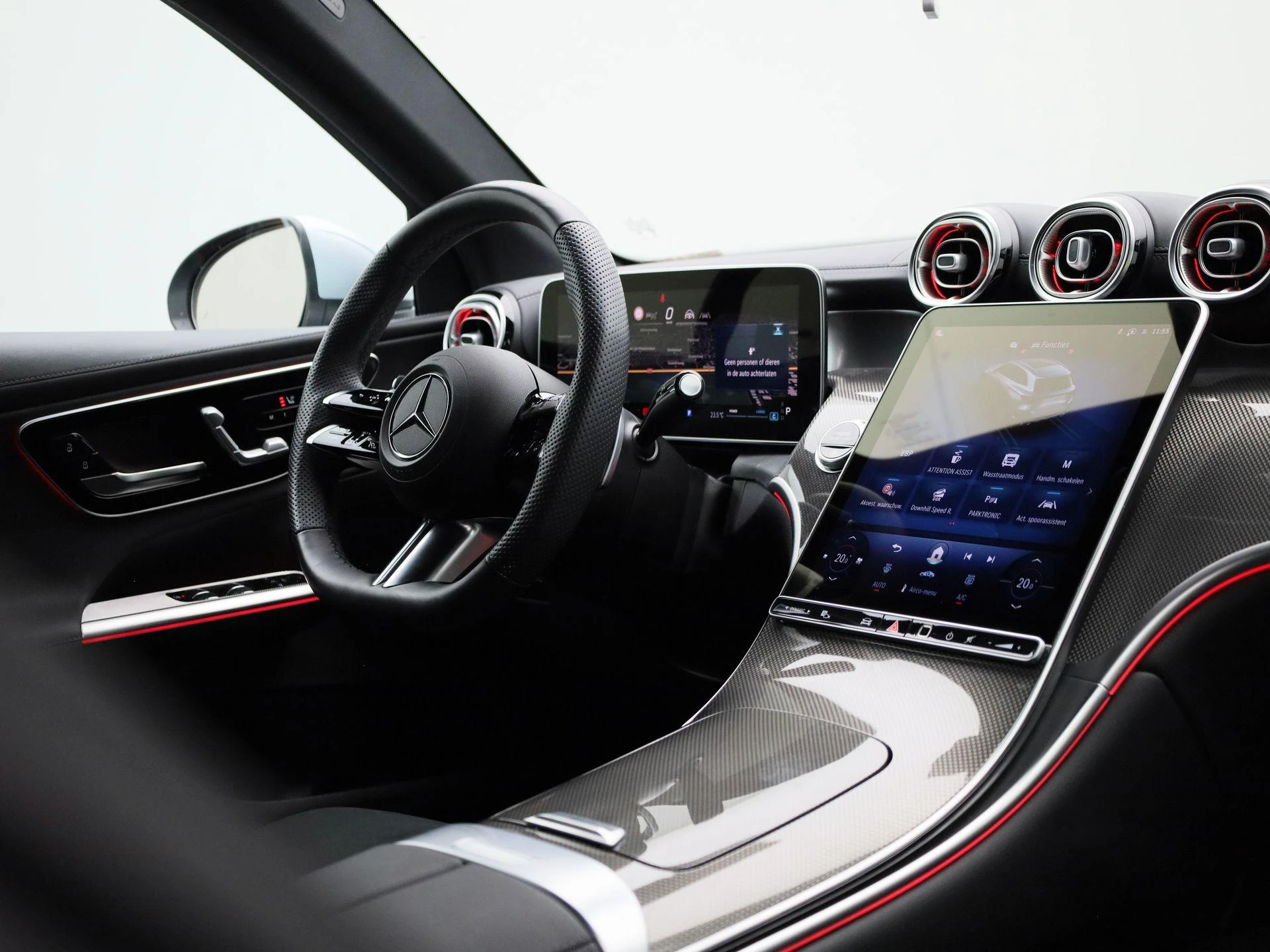 Mercedes-Benz-GLC-image-39