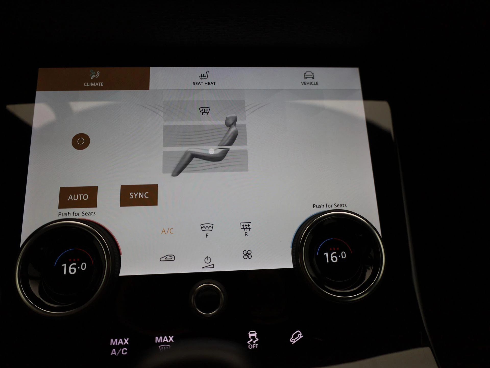 Land Rover-Range Rover Evoque-image-18