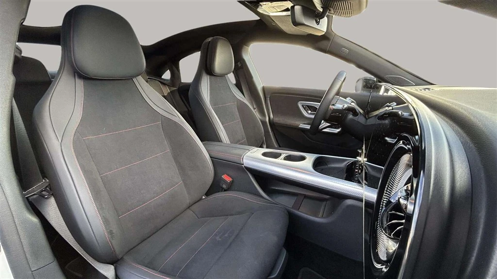 Mercedes-Benz-CLA-image-21