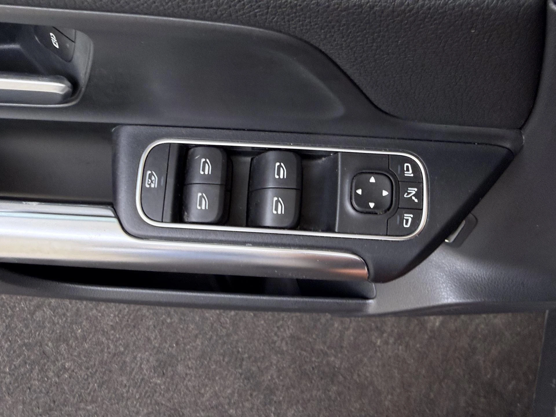 Mercedes-Benz GLA 180 Business Solution Luxury