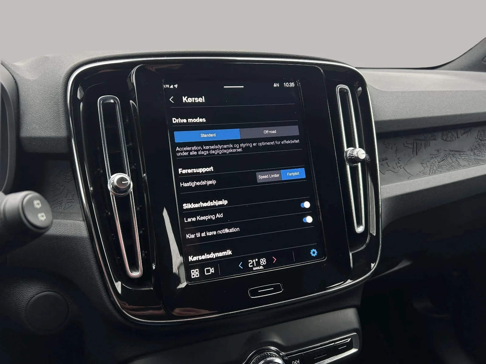 Volvo-XC40-image-20