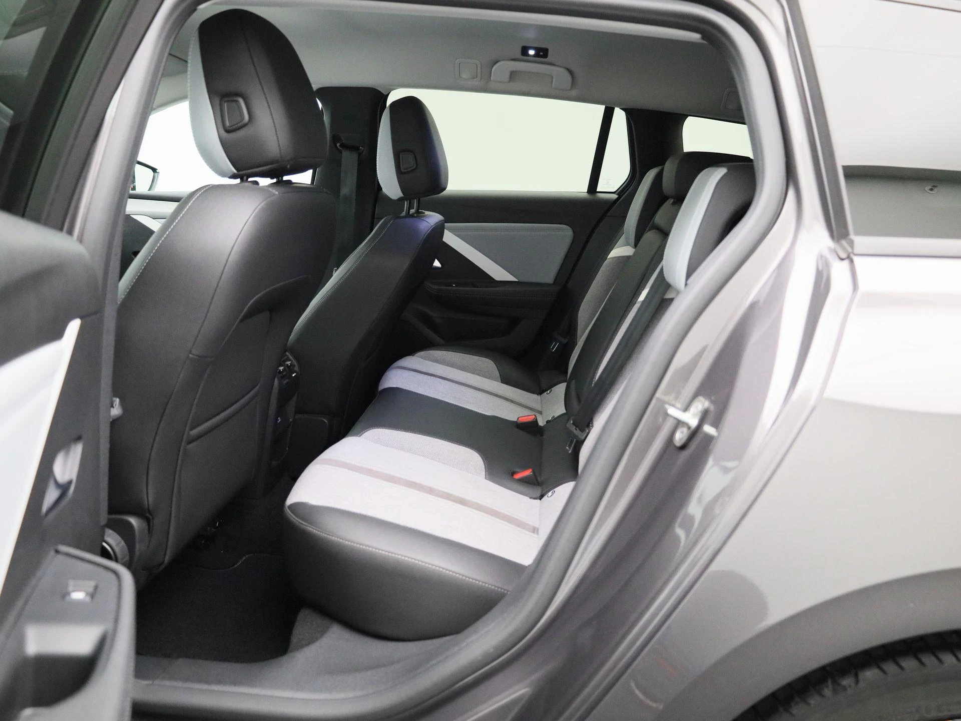 Opel-Astra-image-9