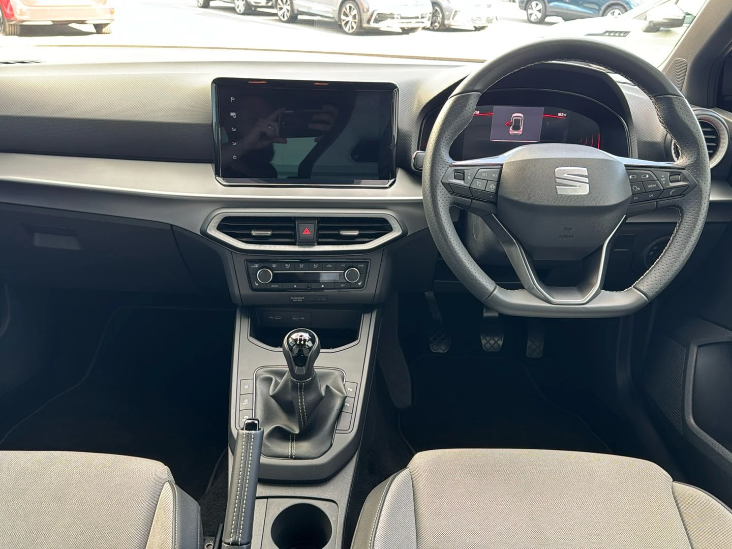 SEAT-Arona-image-3