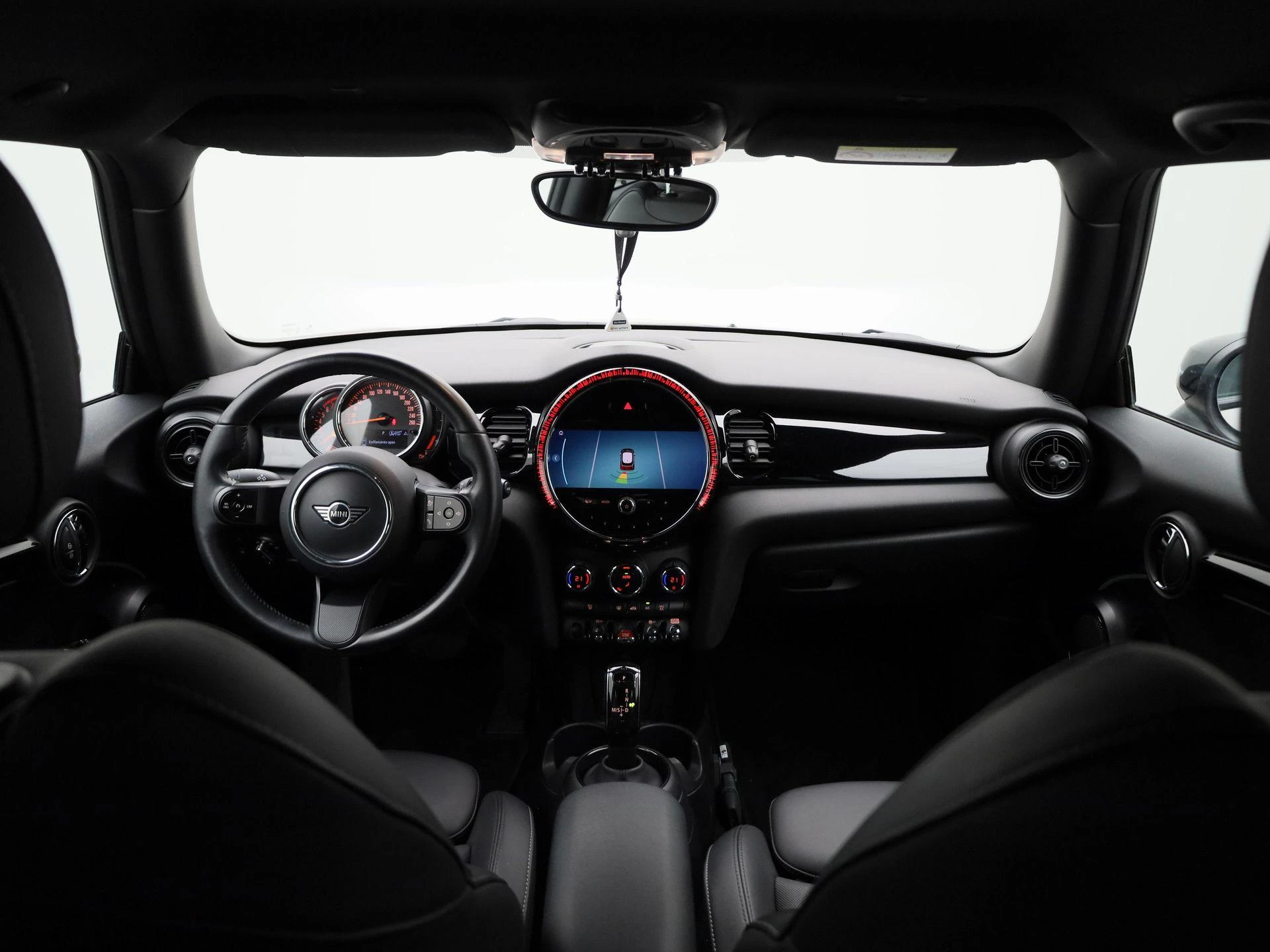 MINI-Cooper-image-32