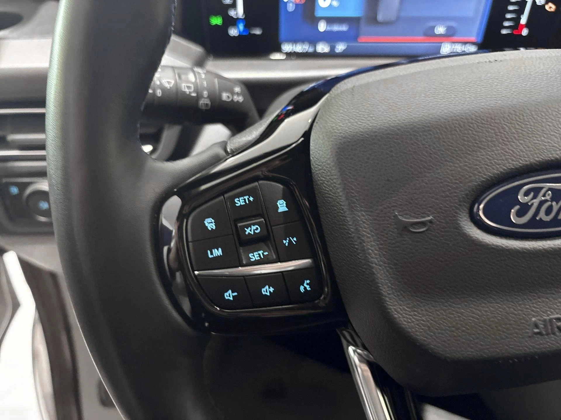 Ford-Tourneo Custom-image-18